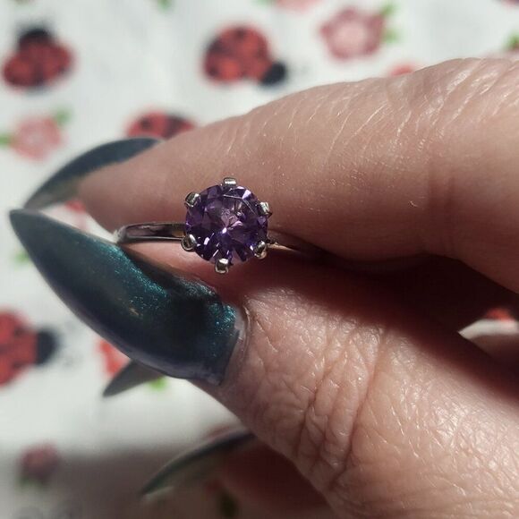 Sterling Silver Amethyst Solitaire Ring - Picture 4 of 5
